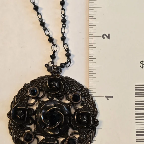 LIZ PALACIOS Black ROSE Pendant Necklace - Picture 8 of 10